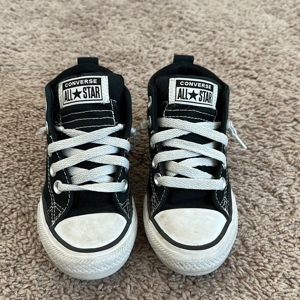 ⭐️ SOLD 🌟 Converse Chuck Taylor All Star shoes size 11